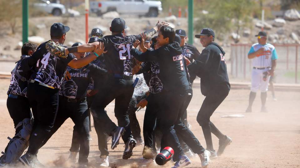 SE REPARTEN BANDERINES DE BEISBOL EN ESTATALES CODESON